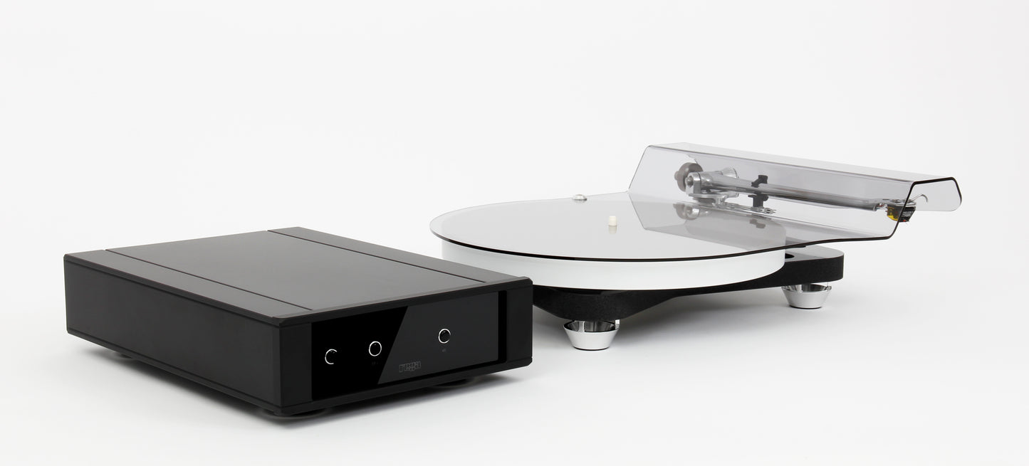 Product Image of the Rega Naia Turntable with power supply