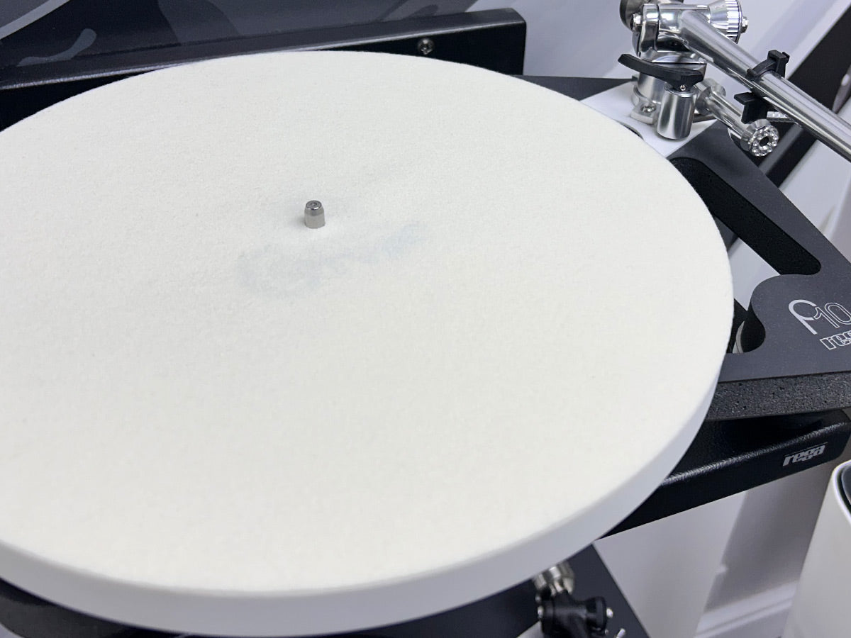 Product Image for the Collaro White Turntable Mat