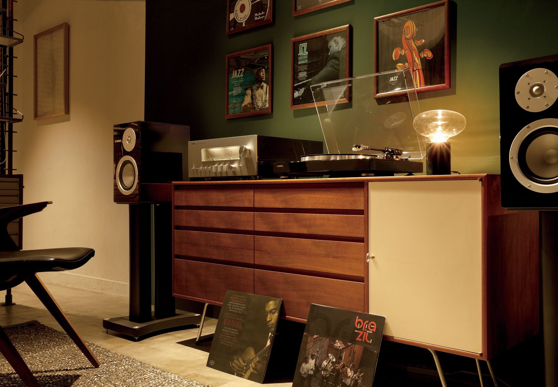 Lifestyle Image of the Yamaha A-S3200 Integrated Amplifier in Silver