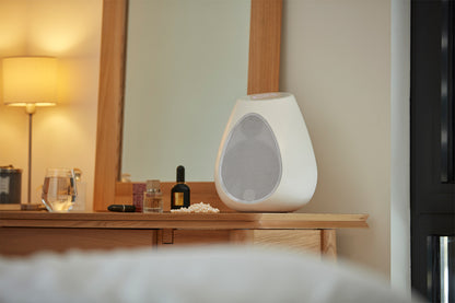 Lifestyle Image of the Linn Series 3 Wireless Speaker