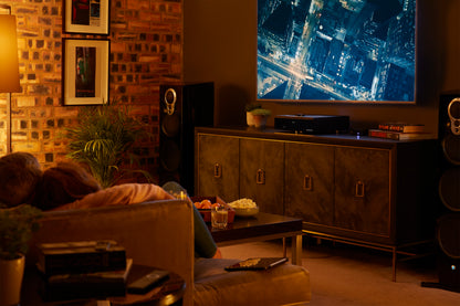 Lifestyle Image of the Linn Klimax DSM Player in Black