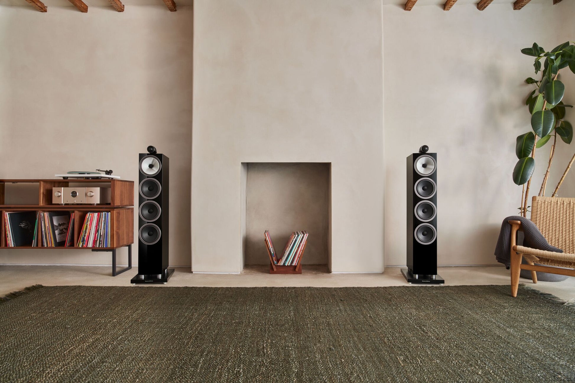 Product Image of the Bowers & Wilkins 702 S3 Speakers in Gloss Black