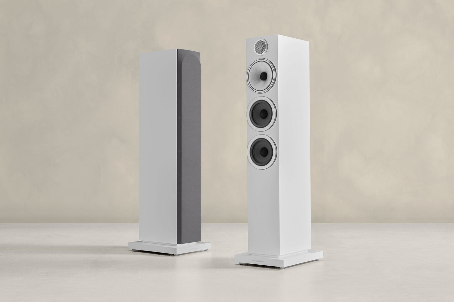 Product Image of the Bowers & Wilkins 704 S3 Speakers in Satin White