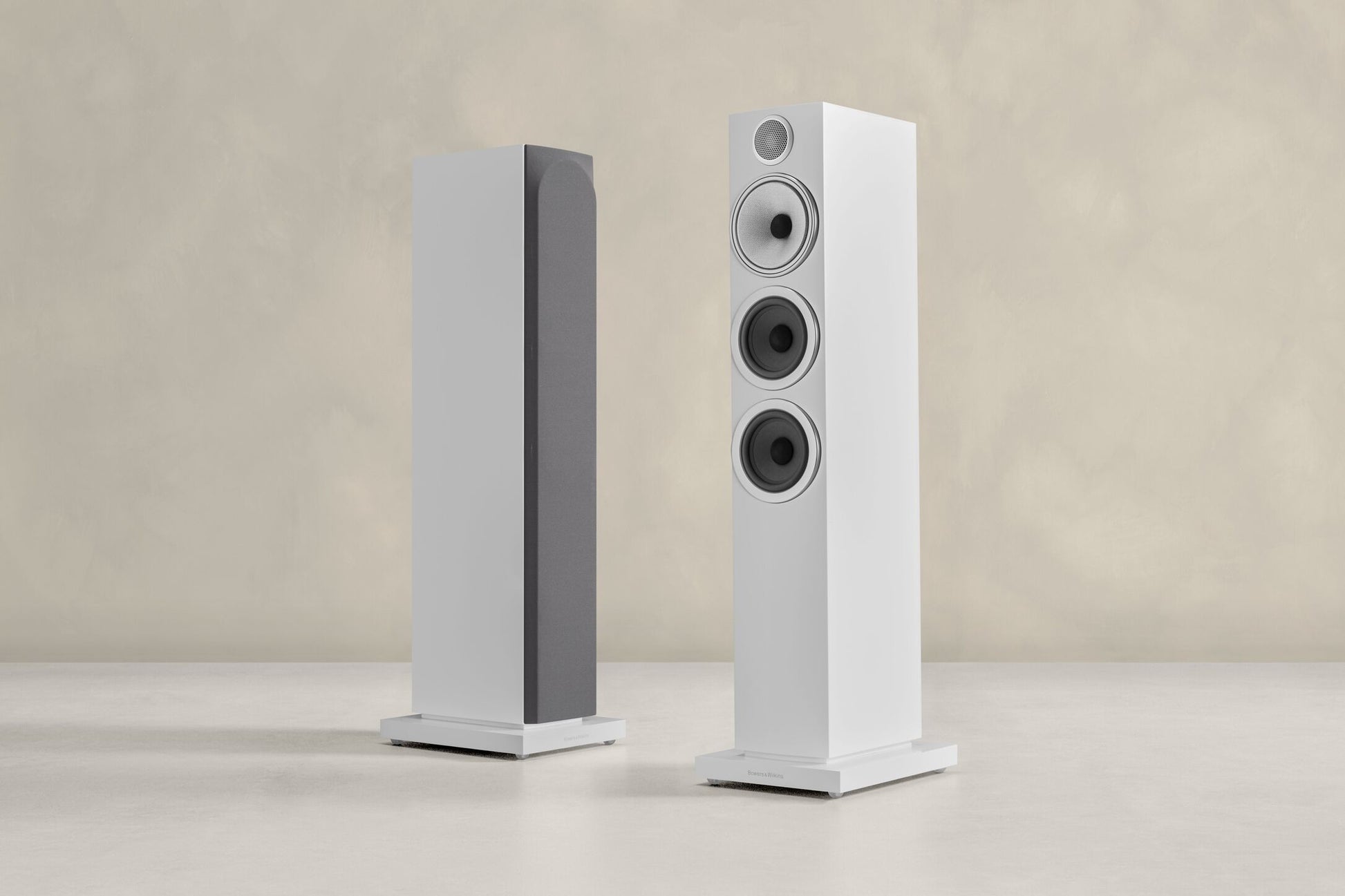 Product Image of the Bowers & Wilkins 704 S3 Speakers in Satin White