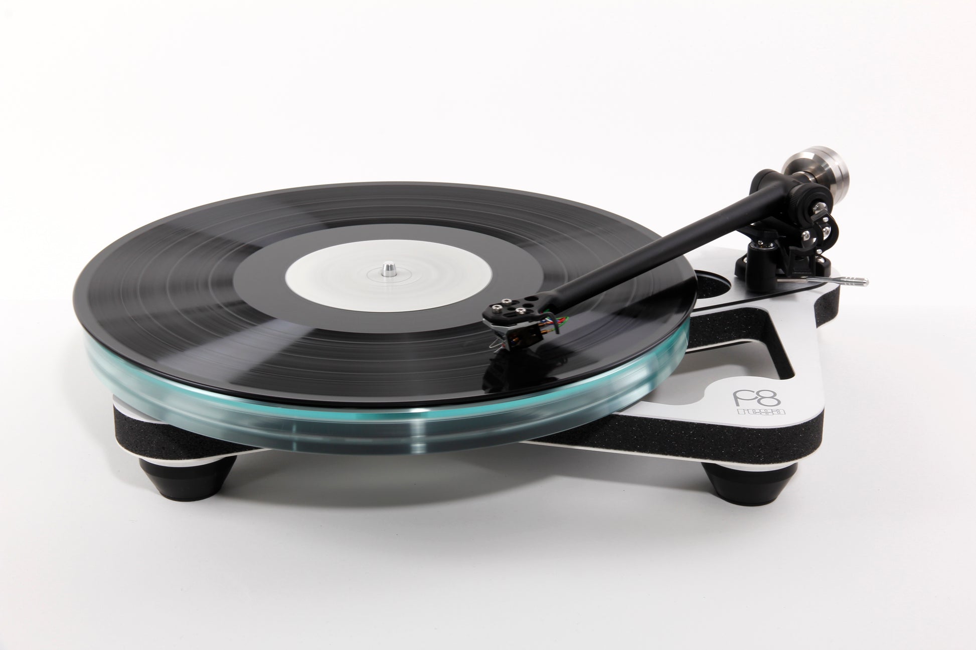 Product image of a Rega Planar 8 in white with an Apheta 3 Cartridge