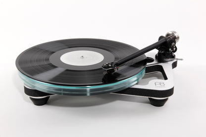 Product image of a Rega Planar 8 in white with an Apheta 3 Cartridge