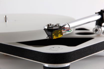 Product Image of a Rega Planar 10 with Aphelion 2 cartridge in White