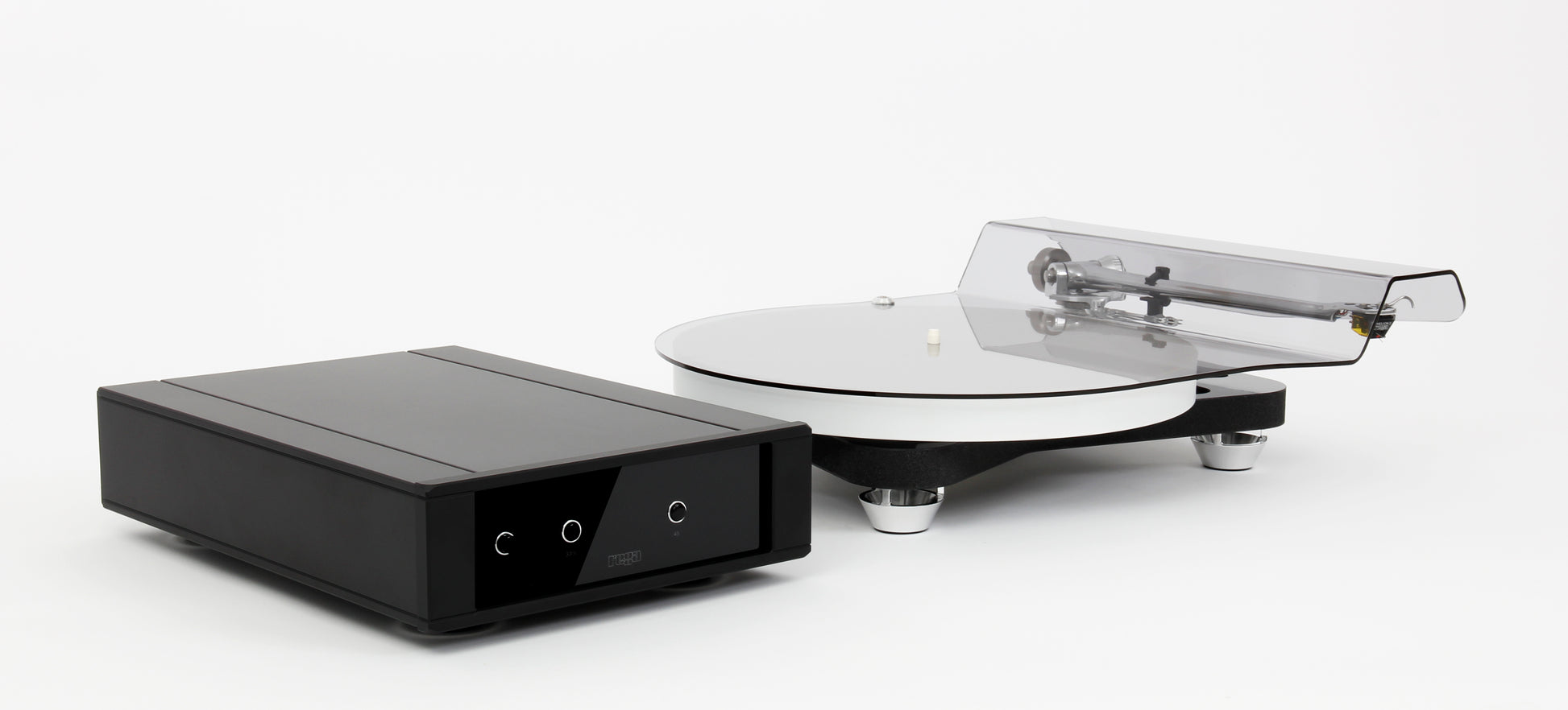 Product Image of the Rega Naia Turntable with power supply