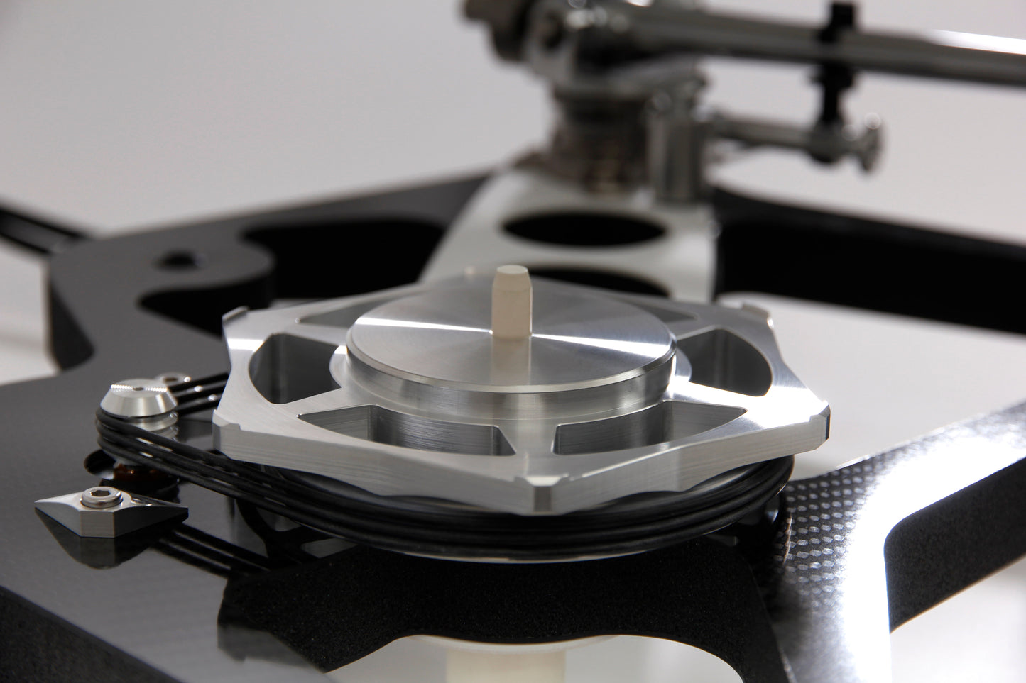 Product Image of the Rega Naia Turntable
