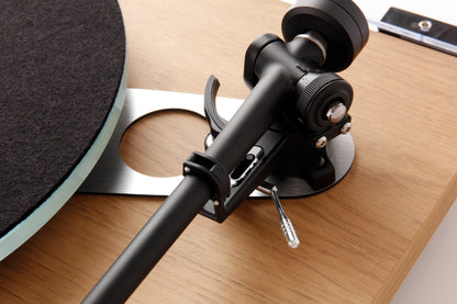 Product image of a Rega Planar 3 in Light Oak.