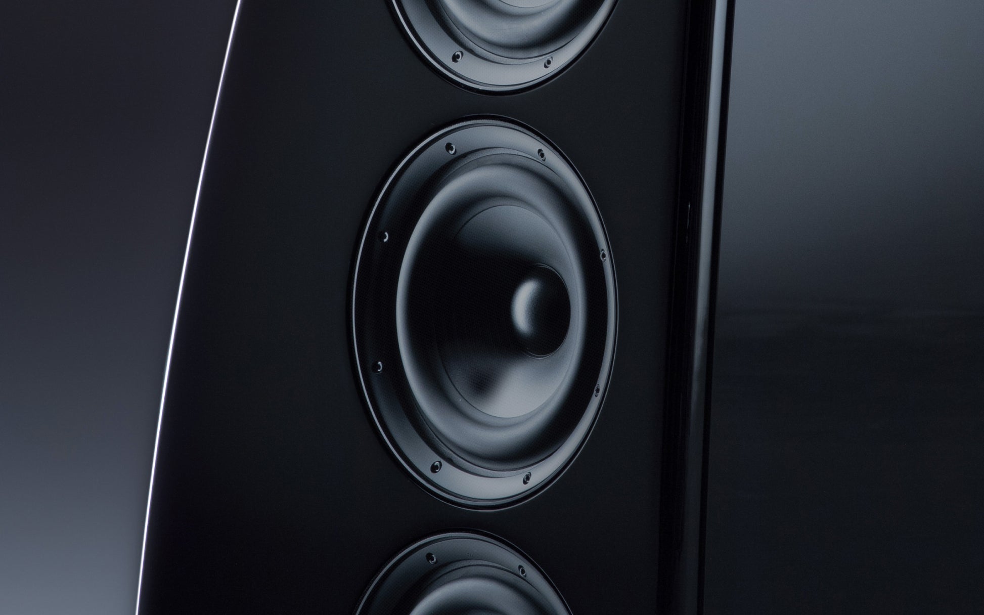 Product Image of the Meridian DSP8000XE Active Floorstanding Speakers in Gloss Black