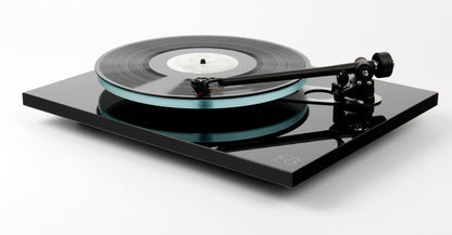 Product image of a Rega Planar 3 with ND3 Cartridge in black.