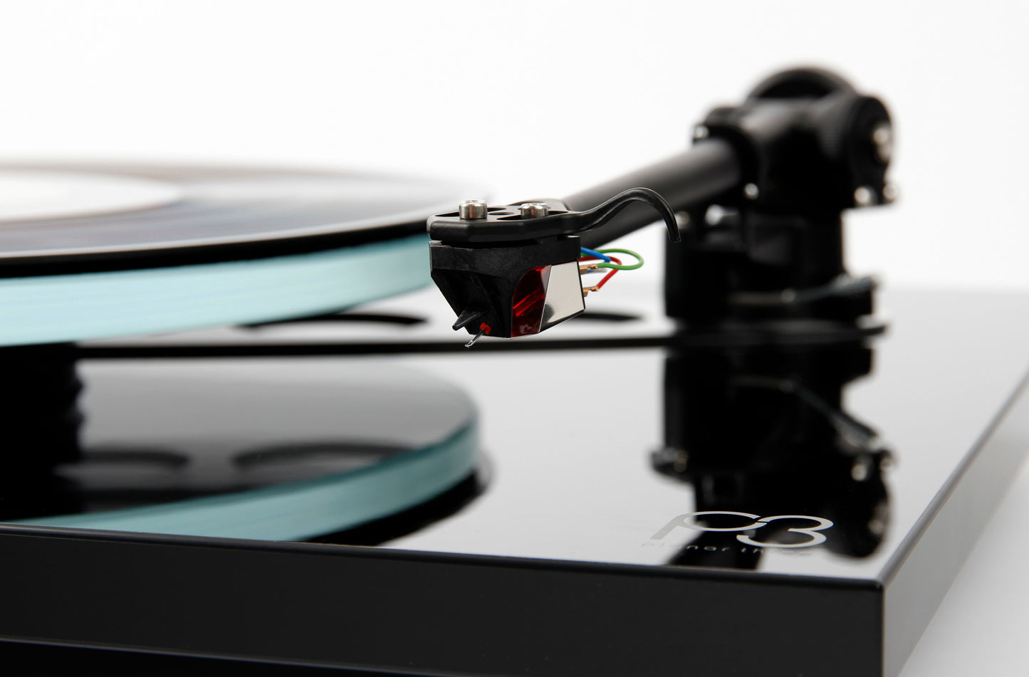 Product image of a Rega Planar 3 with ND3 Cartridge in black.