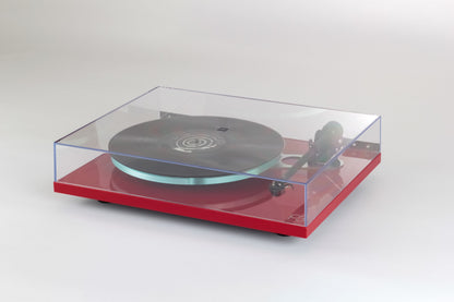 Product image of a Rega Planar 3 with ND3 Cartridge in Red.