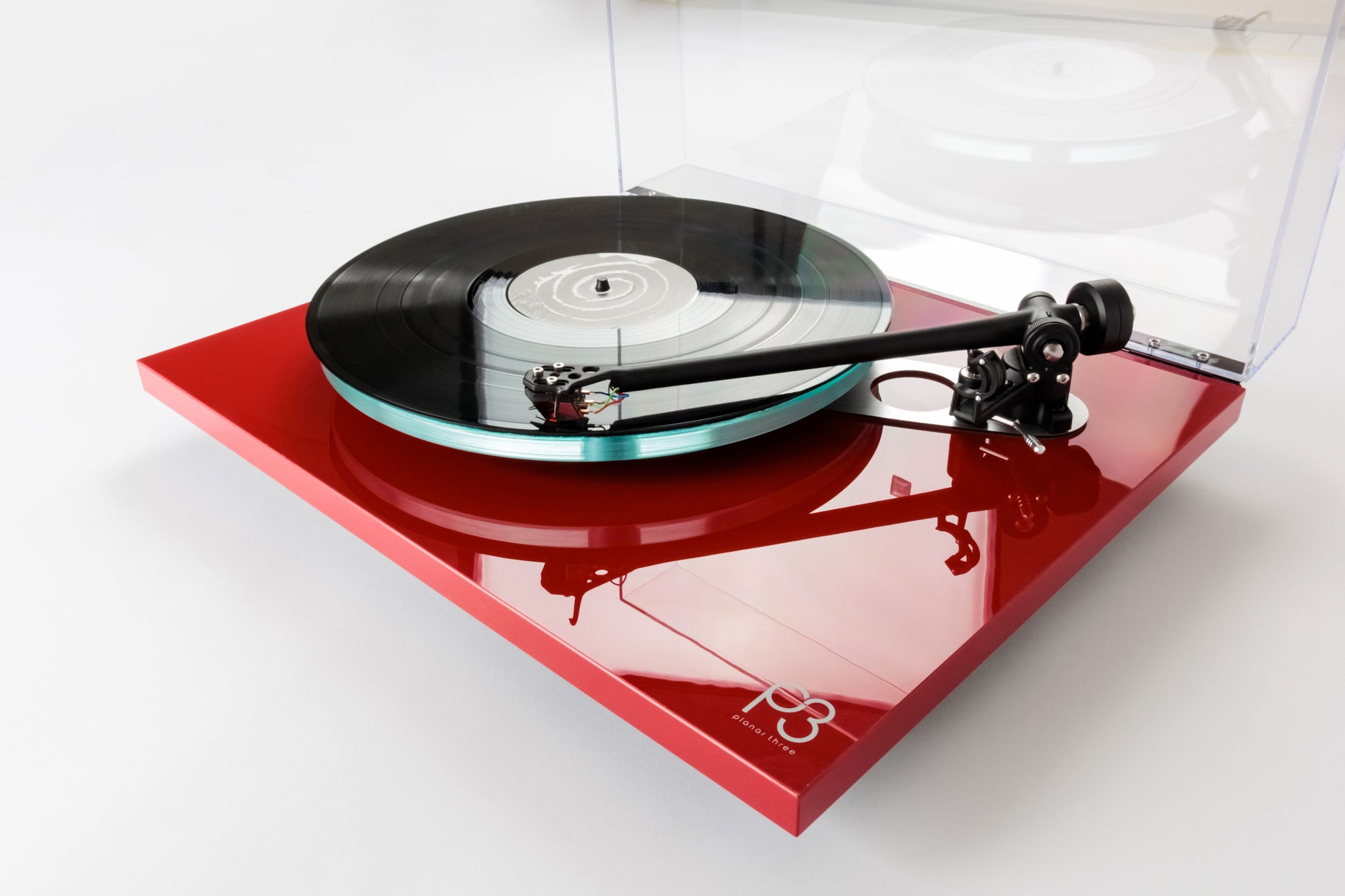 Product image of a Rega Planar 3 with ND3 Cartridge in Red.