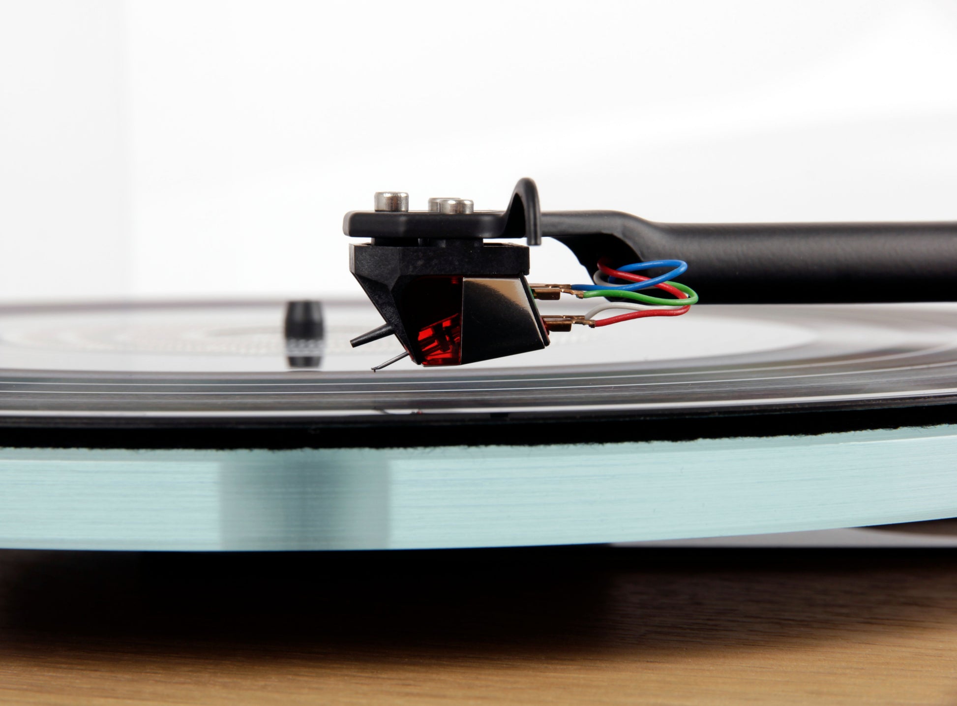 Product image of a Rega Planar 3 with ND3 Cartridge in Light Oak.