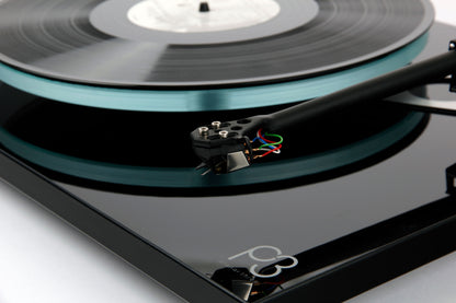 Product image of a Rega Planar 3 with ND5 Cartridge in black.