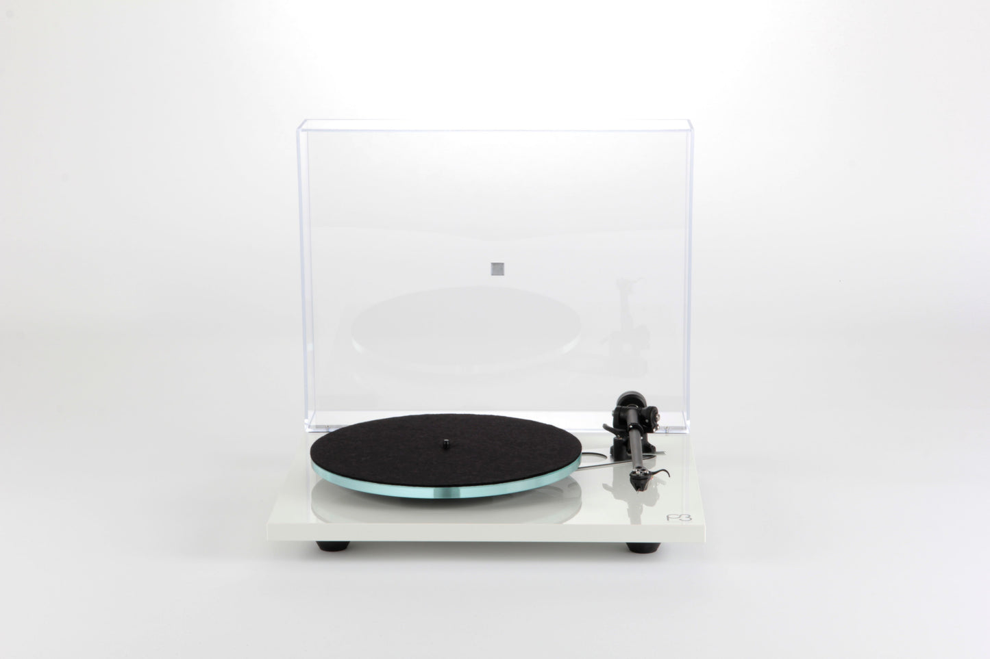Product image of a Rega Planar 3 with ND5 Cartridge in White.