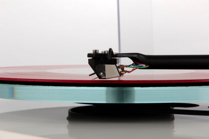 Product image of a Rega Planar 3 with ND5 Cartridge in White.
