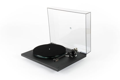 Product Image of a Rega Planar 6 turntable with ND5 cartridge in Black