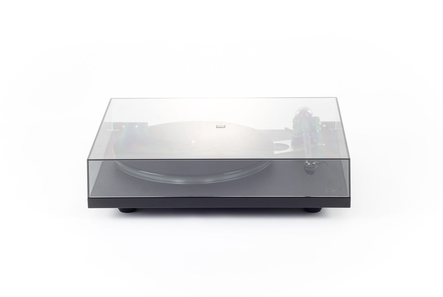 Product Image of a Rega Planar 6 turntable with ND5 cartridge in Black