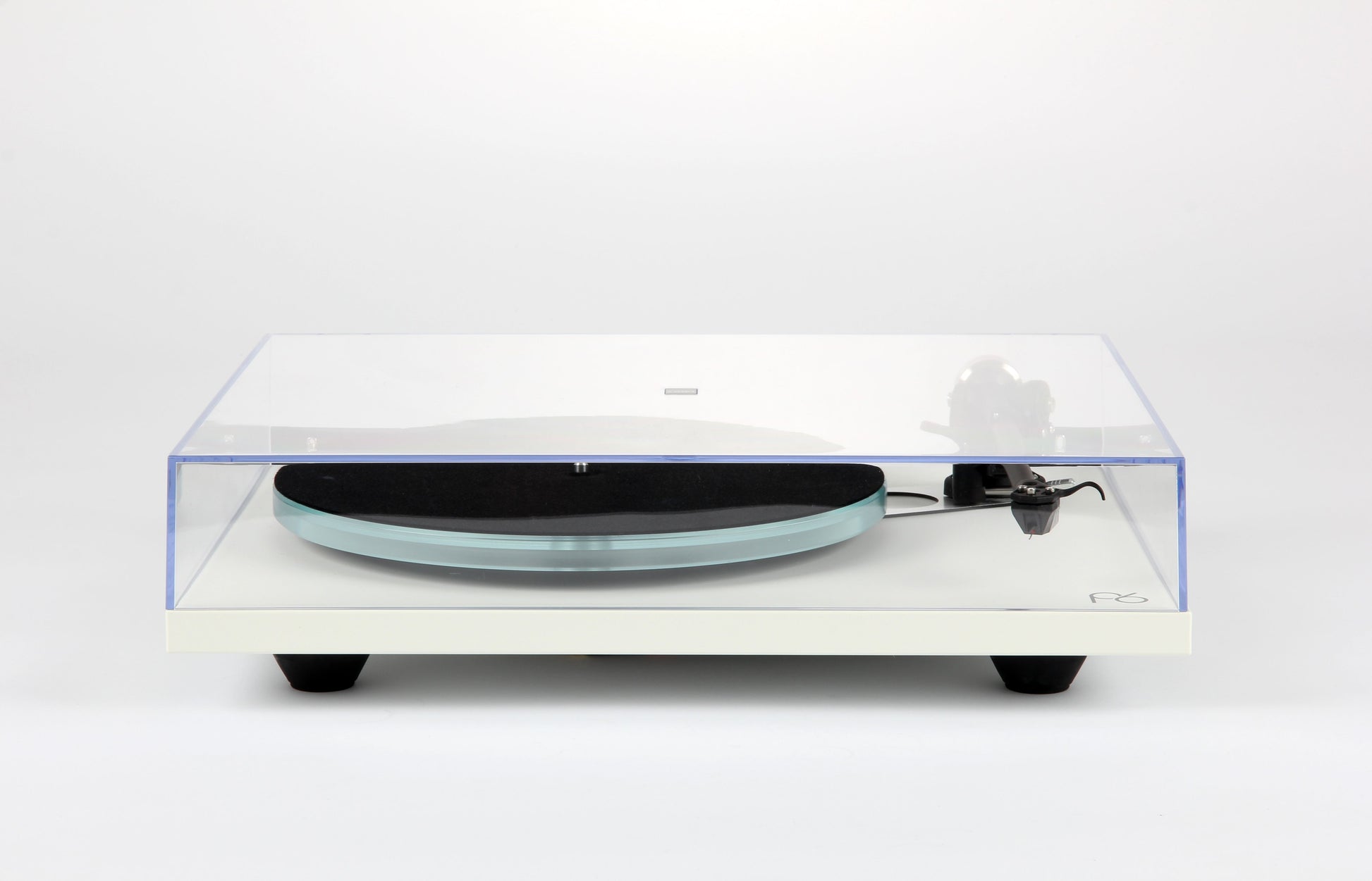 Product Image of a Rega Planar 6 Turntable in White with ND5 Cartridge