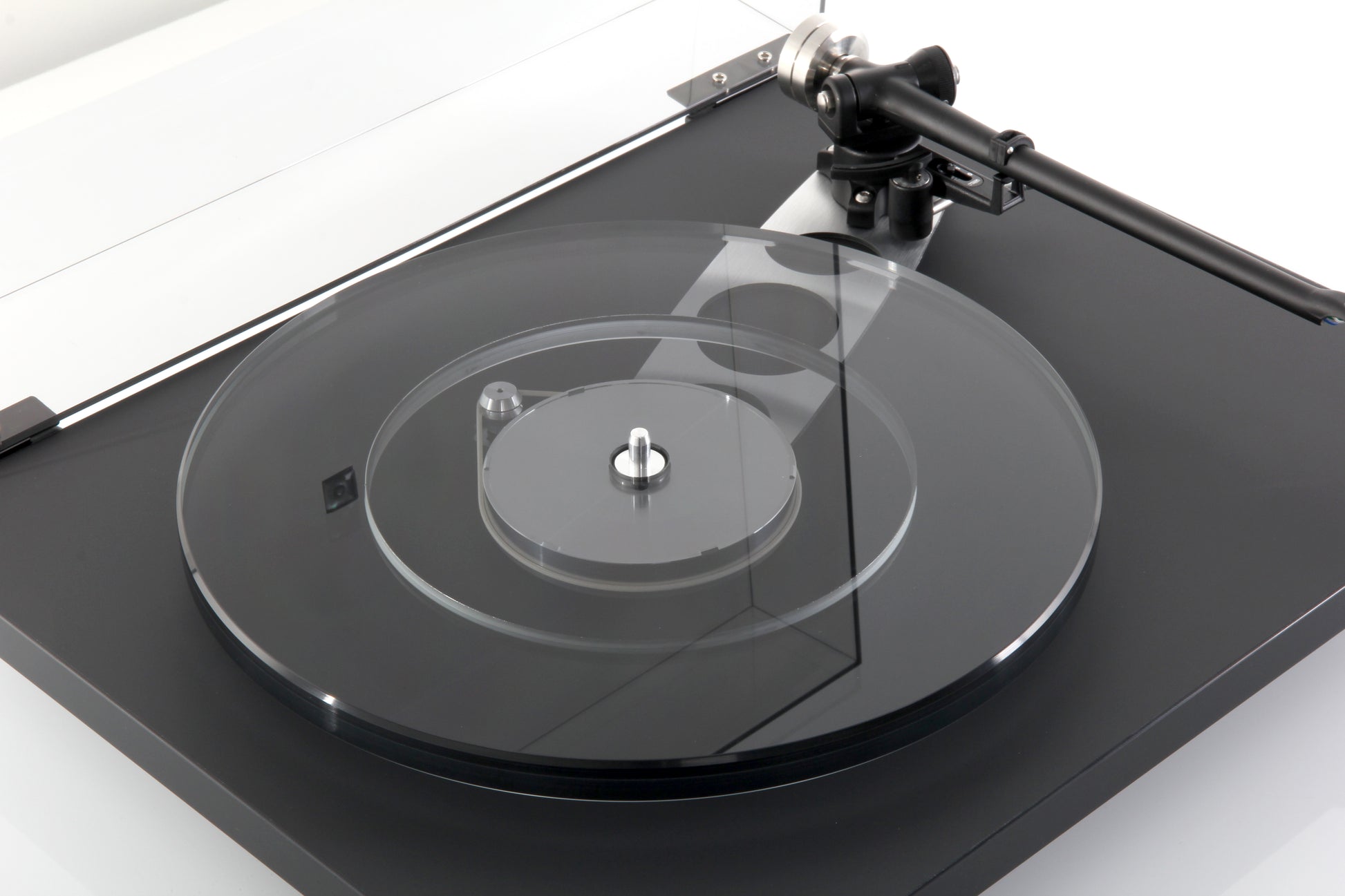 Product Image of a Rega Planar 6 Turntable in Black
