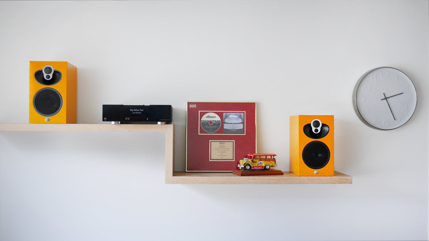 Lifestyle Image for the Linn Majik DSM/4 2020 Streamer, Pre amp and power amp