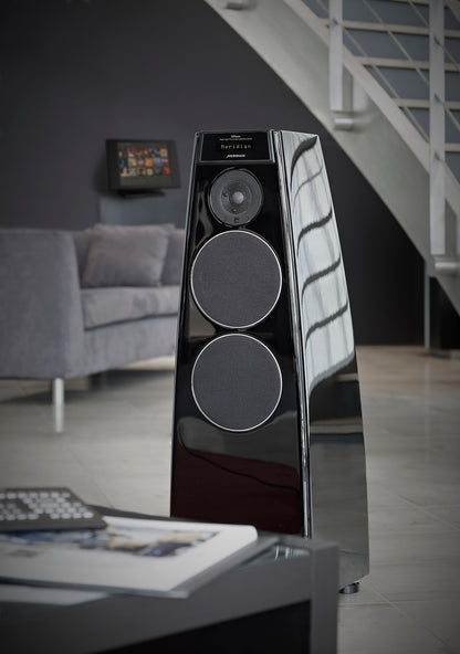 Lifestyle Image for the Meridian 5200SE Active Floorstanding Speakers in Gloss Black