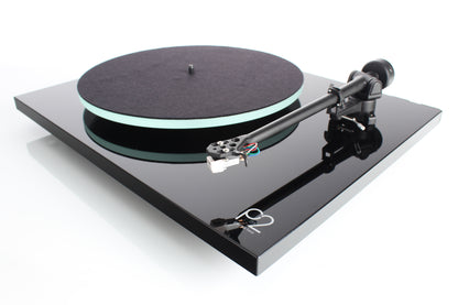 Product image for a Rega Planar 2 turntable in Gloss Black finish